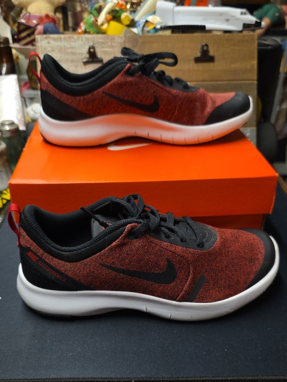 Nike Flex Experience 8 AQ2246-002 Red & Black Low-Top Knit 5Y